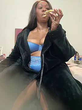 Snapshot of Bootyliciouse21X chatting on 18, 7, 2026 Bootyliciouse21X online show from 18, 7, 2026