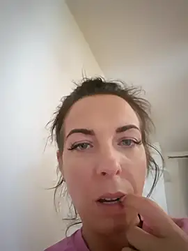 Almmaxxxx online show from 30, 10, 2025