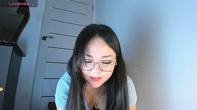 azure moon2 online show from 13, 4, 2026