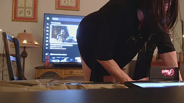 HelloKittyLapDog online show from 1, 3, 2026