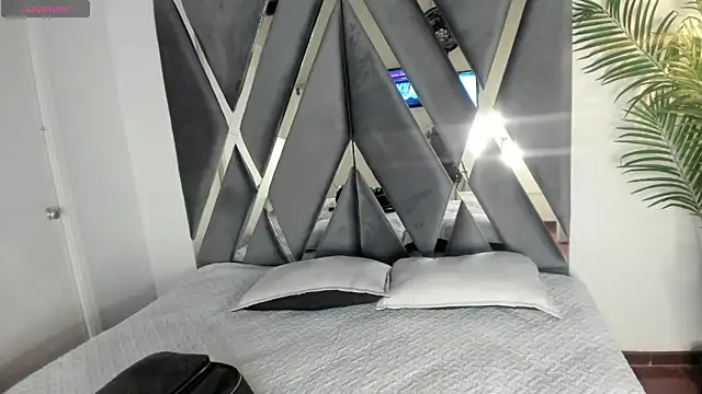 alessandra wells online show from 6, 10, 2025