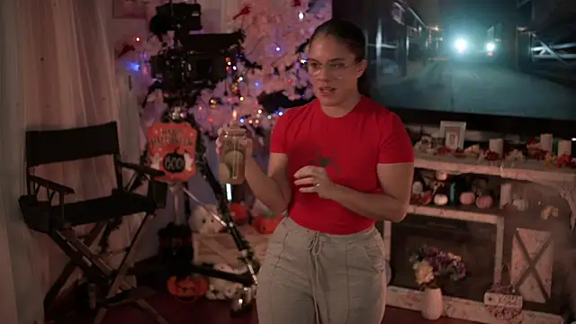 Nikki Torres online show from 4, 11, 2025