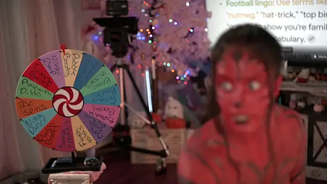 Nikki Torres online show from 16, 11, 2025