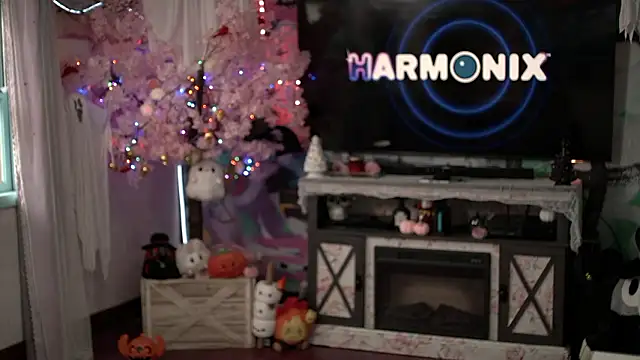 Nikki Torres online show from 25, 9, 2025