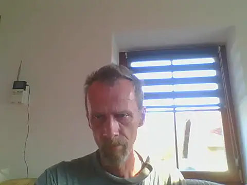 Snapshot of xxBareBabyxx chatting on 8, 11, 2025 xxBareBabyxx online show from 8, 11, 2025