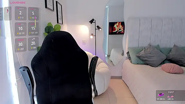 AmyWood online show from 27, 4, 2026