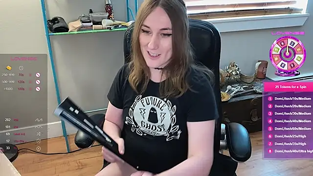 luluvaladon online show from 28, 2, 2025