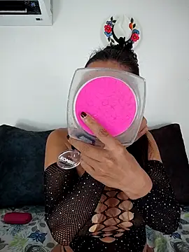 YOURSDEBORA online show from 19, 9, 2025