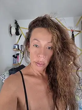 Snapshot of YOURSDEBORA chatting on 20, 5, 2026 YOURSDEBORA online show from 20, 5, 2026