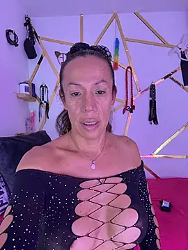 Snapshot of YOURSDEBORA chatting on 9, 5, 2026 YOURSDEBORA online show from 9, 5, 2026