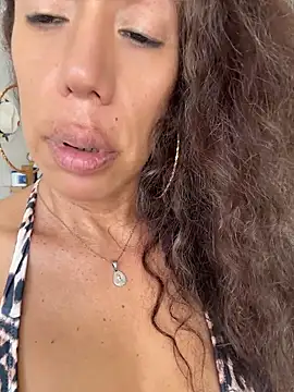 Snapshot of YOURSDEBORA chatting on 6, 6, 2026 YOURSDEBORA online show from 6, 6, 2026