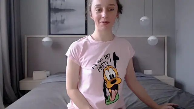 ShySchoolGirl online show from 28, 10, 2025