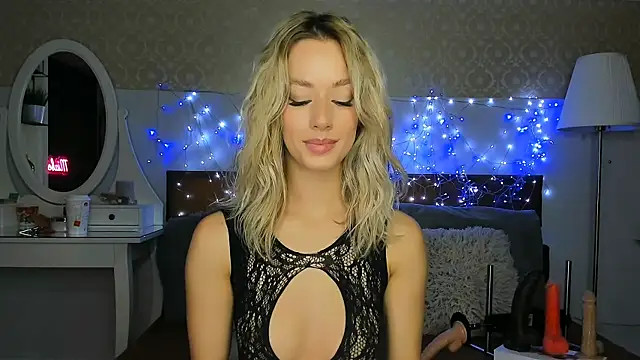 MiaBeeXX online show from 28, 9, 2025