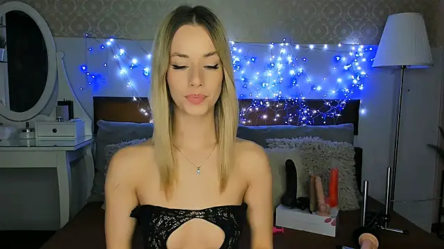 MiaBeeXX online show from 3, 12, 2025