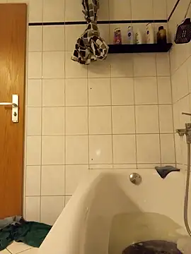 Snapshot of NiceHunter89 chatting on 1, 2, 2025 NiceHunter89 online show from 1, 2, 2025