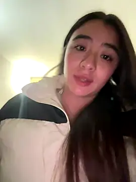 Snapshot of vaneelee chatting on 8, 11, 2025 vaneelee online show from 8, 11, 2025