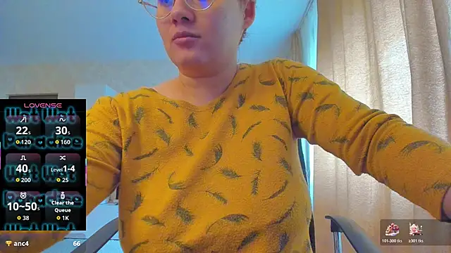 Snapshot of hot_evil_queen chatting on 12, 11, 2025 hot evil queen online show from 12, 11, 2025