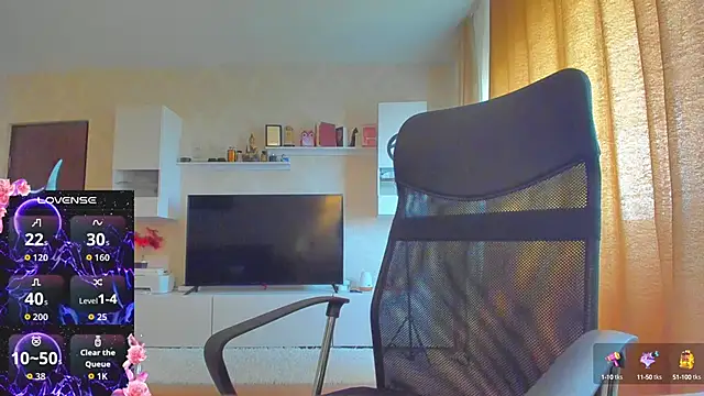 Snapshot of hot_evil_queen chatting on 30, 9, 2025 hot evil queen online show from 30, 9, 2025