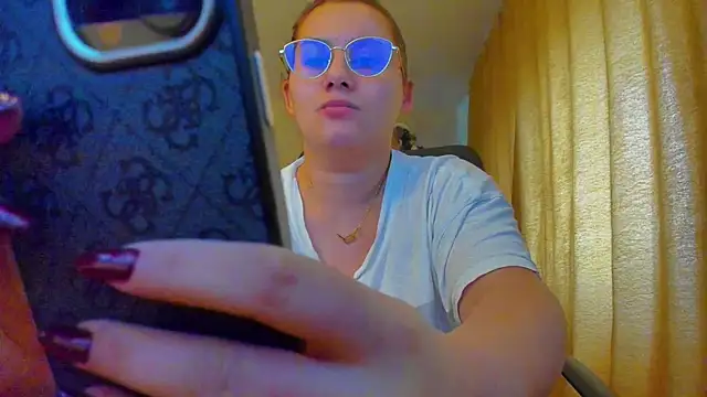 hot evil queen online show from 22, 12, 2025