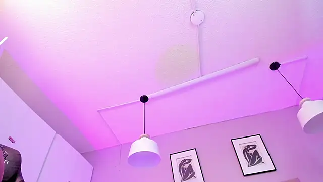 Inndrahot online show from 8, 3, 2025