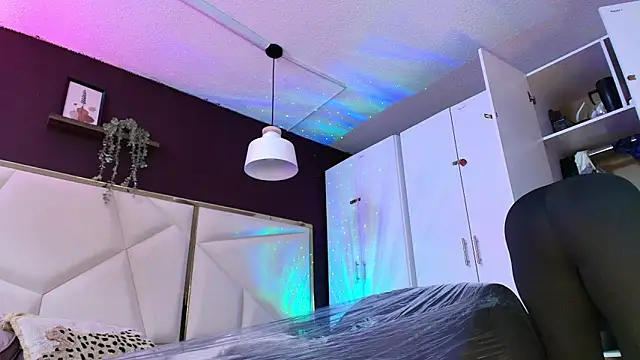 Inndrahot online show from 2, 11, 2025