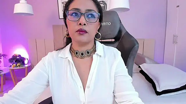 Inndrahot online show from 16, 2, 2025