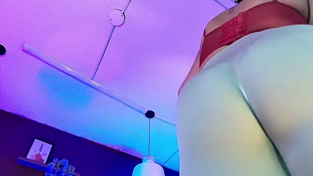 Inndrahot online show from 7, 10, 2025