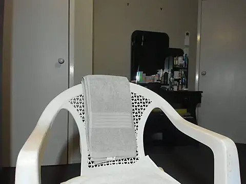 Angelchezcka online show from 4, 11, 2025