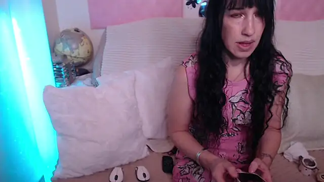 -carla- online show from 10, 10, 2025