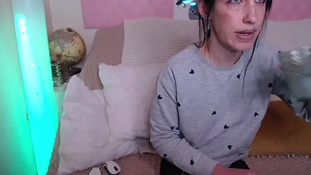 -carla- online show from 31, 10, 2025