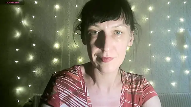 Snapshot of MarieODahliaS chatting on 3, 11, 2025 MarieODahliaS online show from 3, 11, 2025