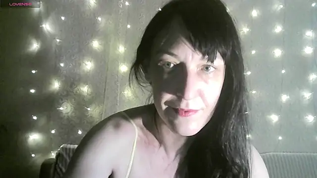 Snapshot of MarieODahliaS chatting on 8, 10, 2025 MarieODahliaS online show from 8, 10, 2025