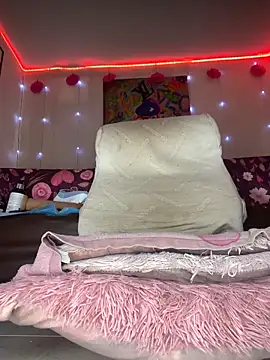 Emma Brown 12 online show from 24, 10, 2025