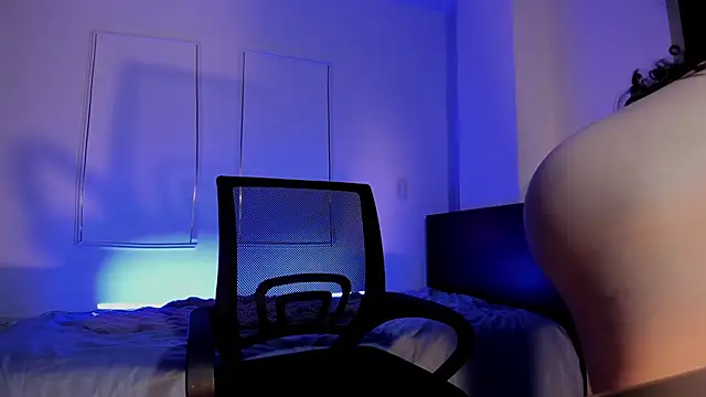 MeganWhite3 online show from 5, 2, 2026