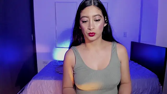 Snapshot of MeganWhite3 chatting on 5, 6, 2026 MeganWhite3 online show from 5, 6, 2026
