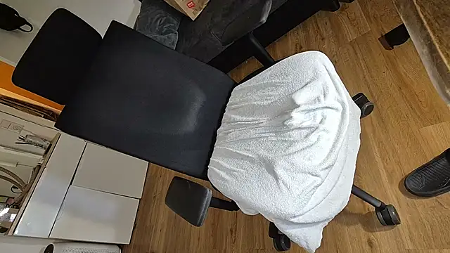 -luckybong- online show from 7, 12, 2024