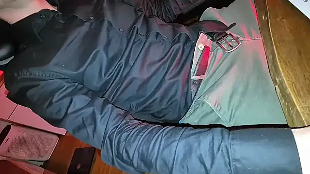 -luckybong- online show from 13, 1, 2025