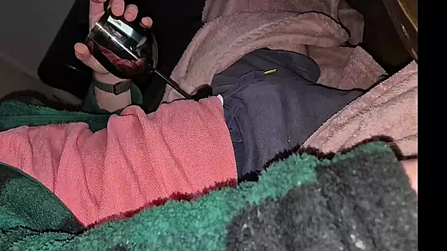 -luckybong- online show from 9, 3, 2025