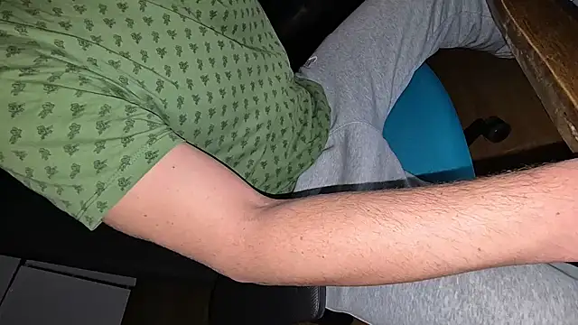 -luckybong- online show from 13, 12, 2024