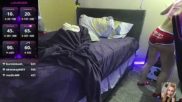 Blondiewithanass online show from 4, 11, 2025