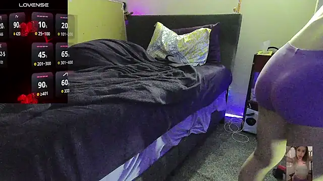 Blondiewithanass online show from 10, 4, 2026