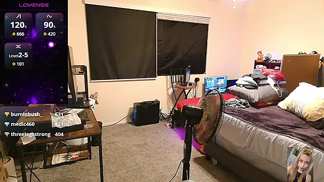 Blondiewithanass online show from 2, 11, 2025