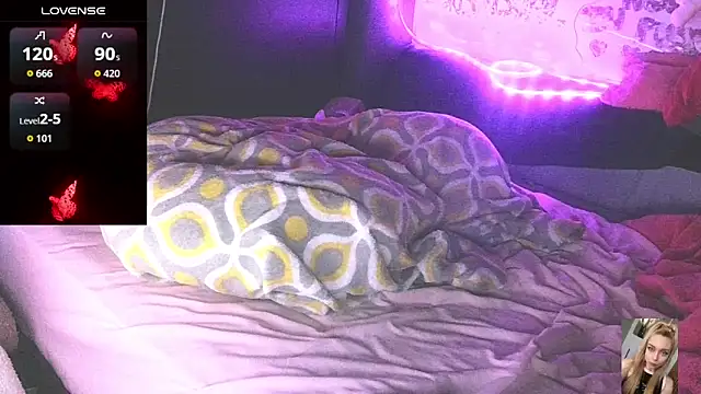 Blondiewithanass online show from 4, 5, 2026