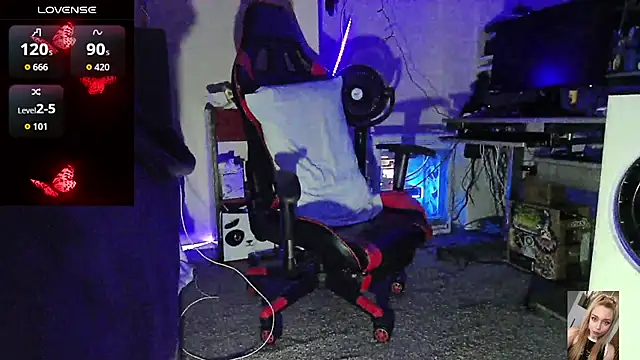 Blondiewithanass online show from 11, 4, 2026