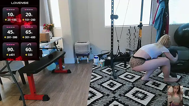Blondiewithanass online show from 10, 5, 2026