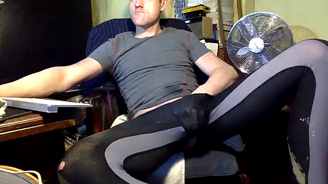 londonfuckwhore online show from 8, 11, 2025