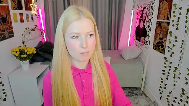 Laly Peach online show from 19, 10, 2025