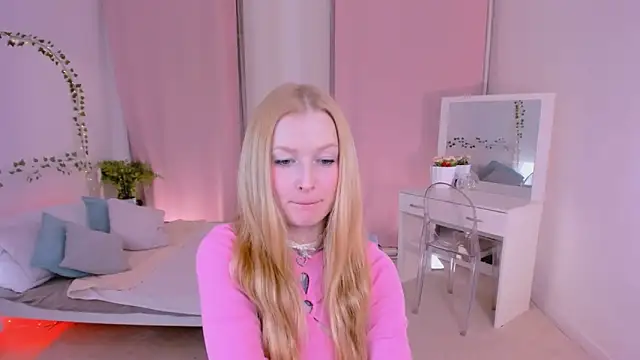 Laly Peach online show from 14, 3, 2025