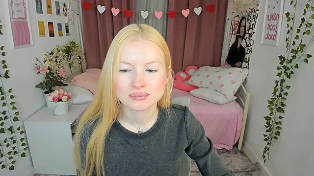 Snapshot of Laly_Peach chatting on 12, 2, 2026 Laly Peach online show from 12, 2, 2026