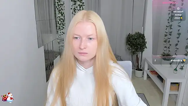 Laly Peach online show from 21, 7, 2026